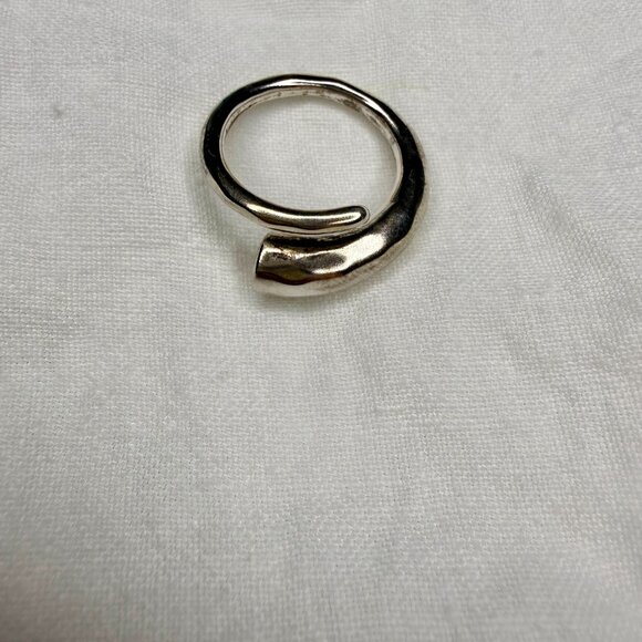 Silpada Sterling Silver Textured Wrapped Horn Wraparound Ring R3472 Size 8 - Picture 3 of 3